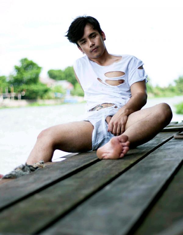 MAN-OMG-7---JOEY-RAINING-BOY